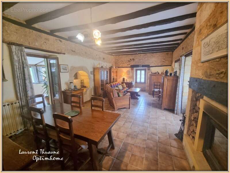 Maison à LES EYZIES-DE-TAYAC-SIREUIL