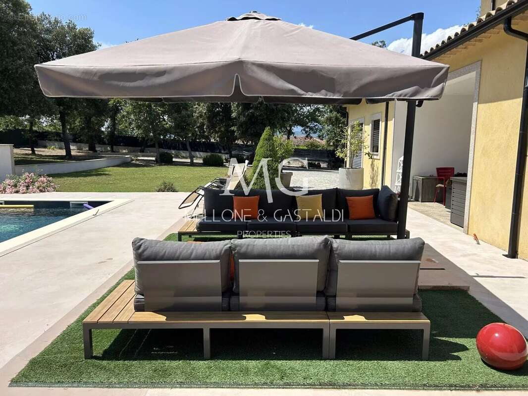 Maison à MONTAUROUX