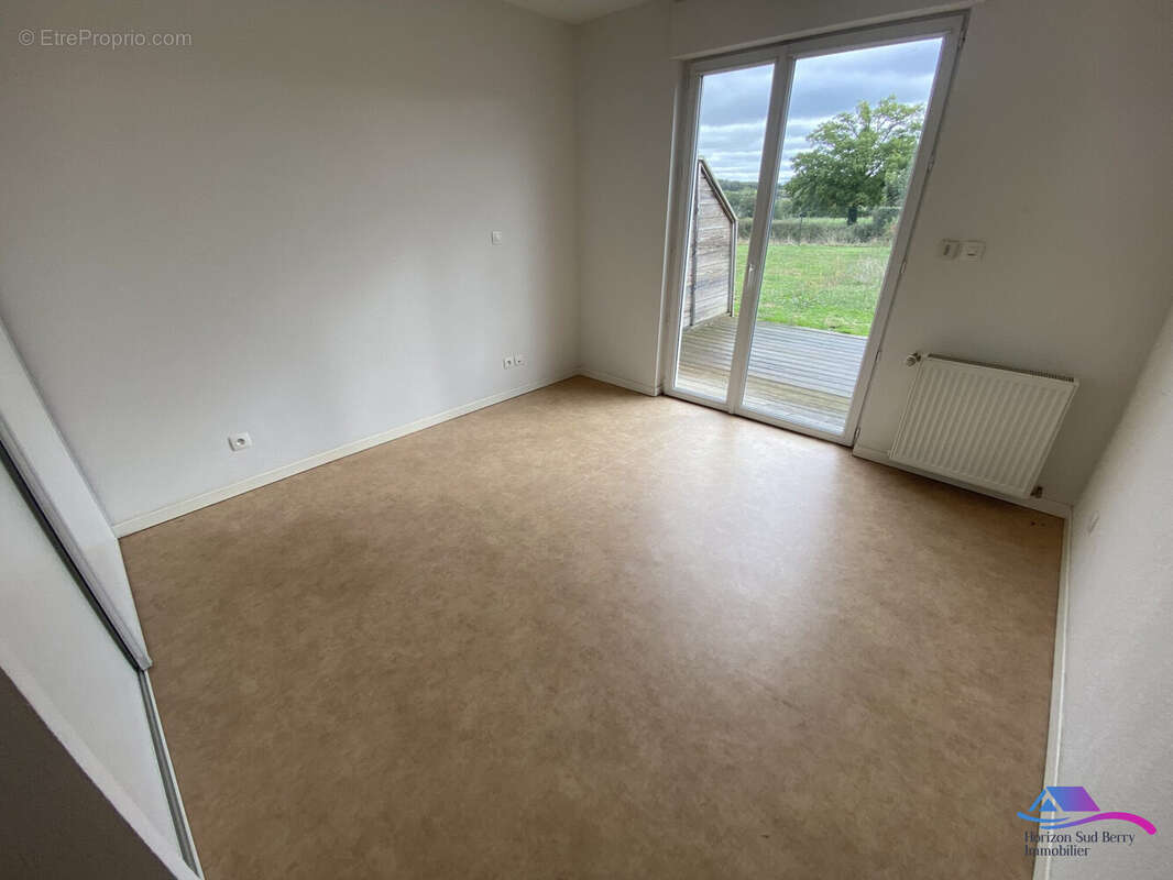 Chambre 2 - Maison à LE CHATELET