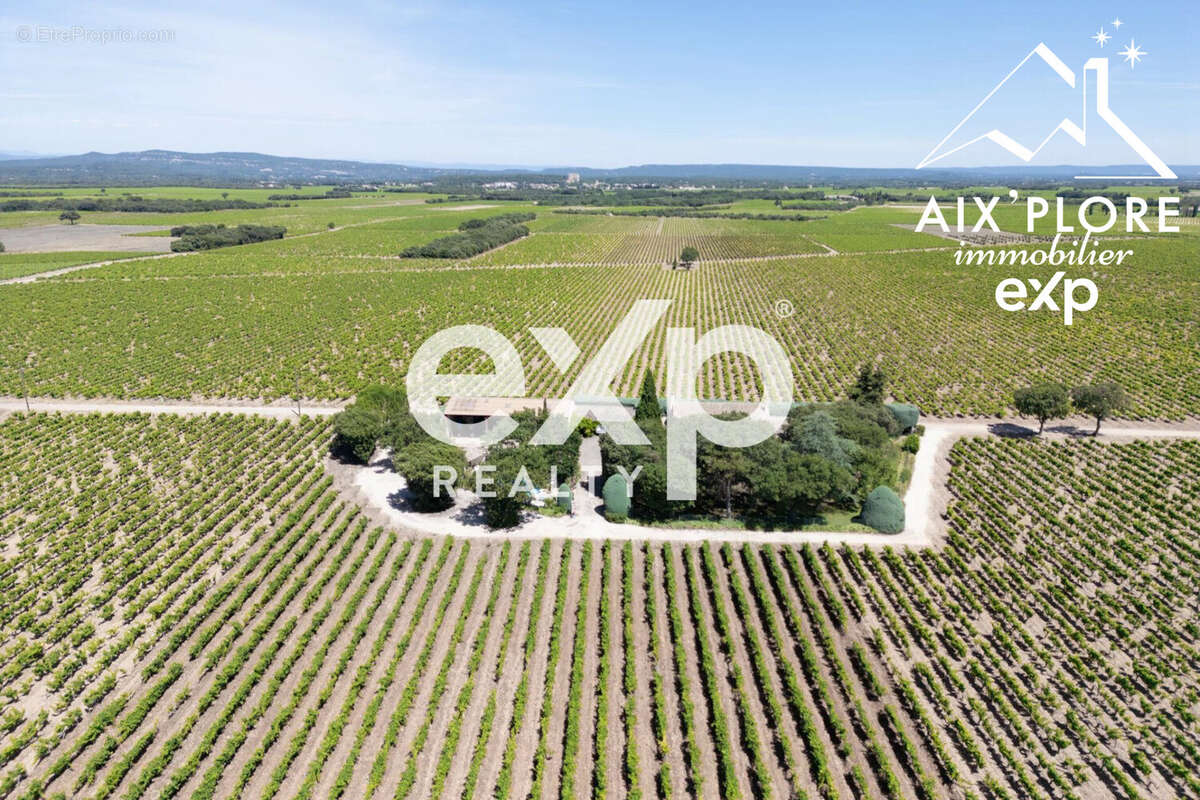 Autre à SAINTE-CECILE-LES-VIGNES