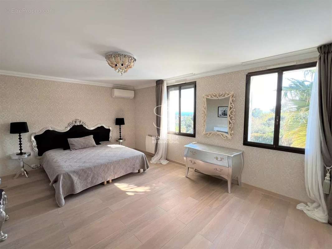 Maison à VILLENEUVE-LOUBET