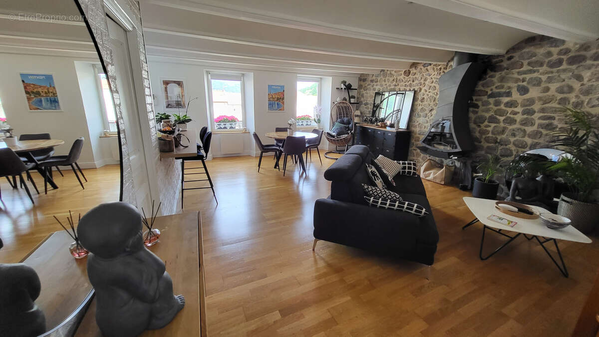 Appartement à LE CHEYLARD