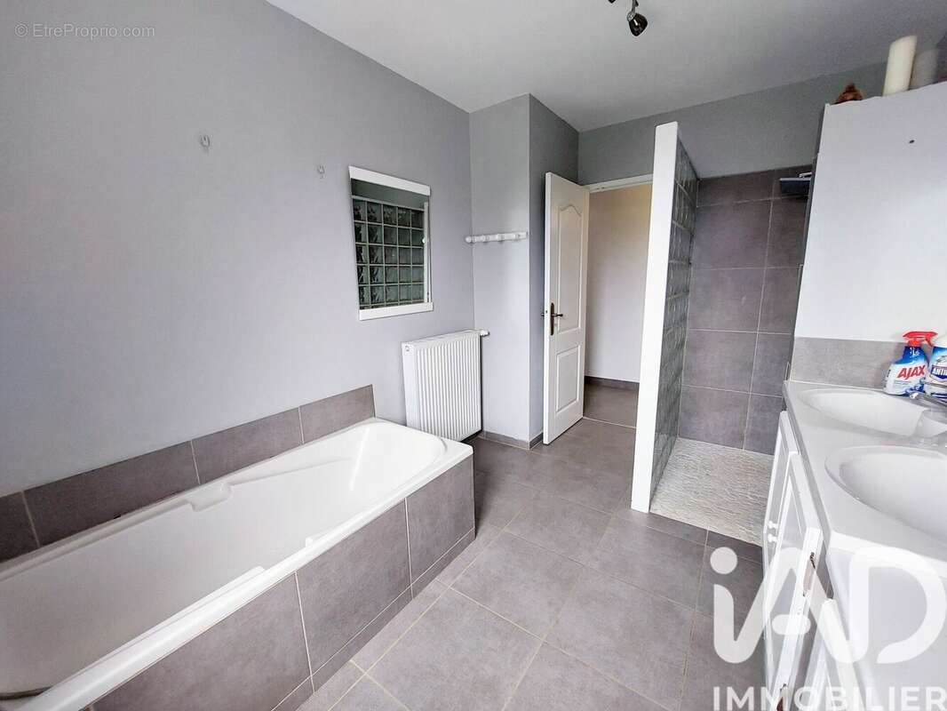 Photo 9 - Maison à ARCES-DILO