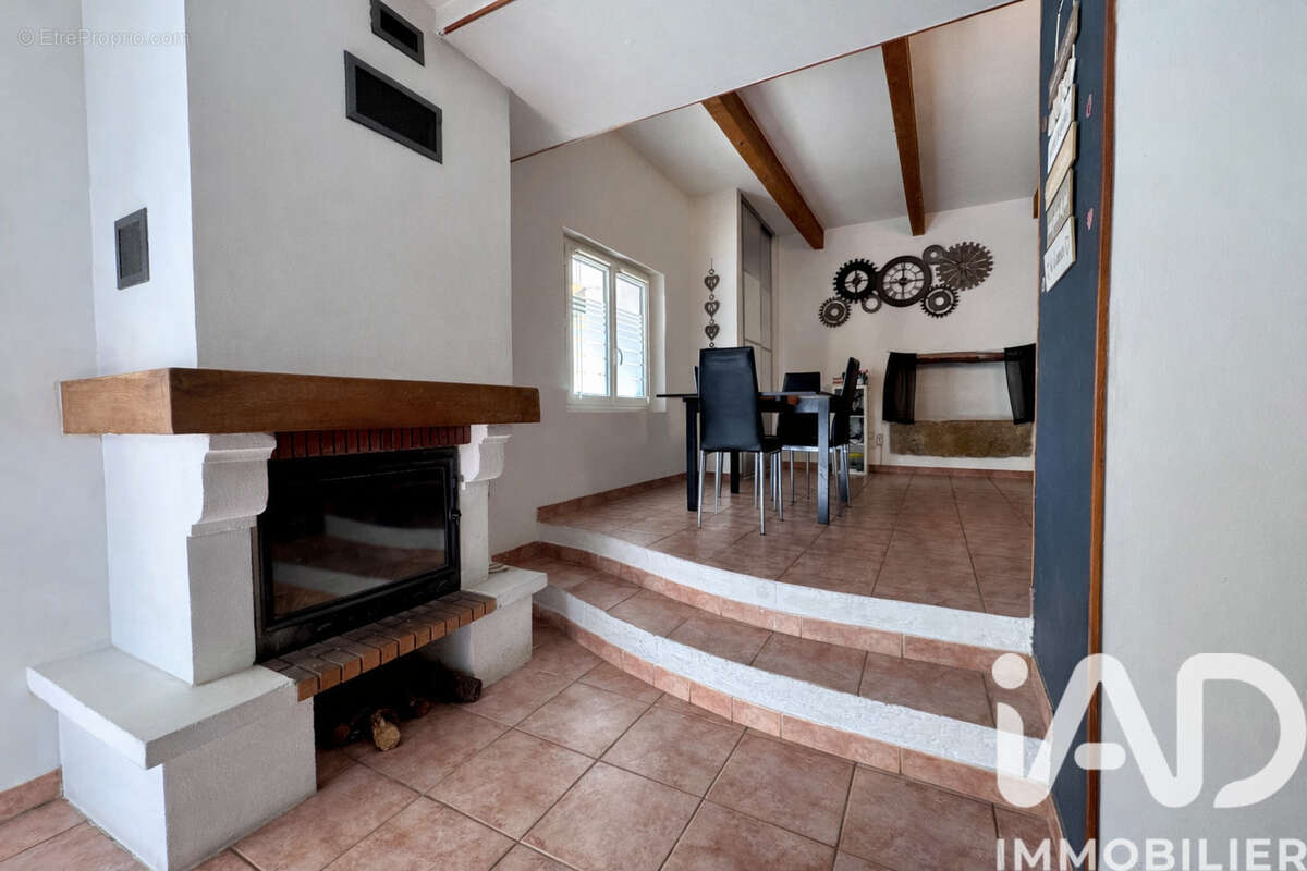 Photo 2 - Appartement à POURCIEUX