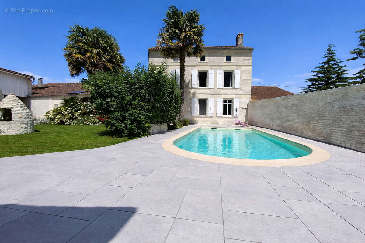 Maison à MESNAC