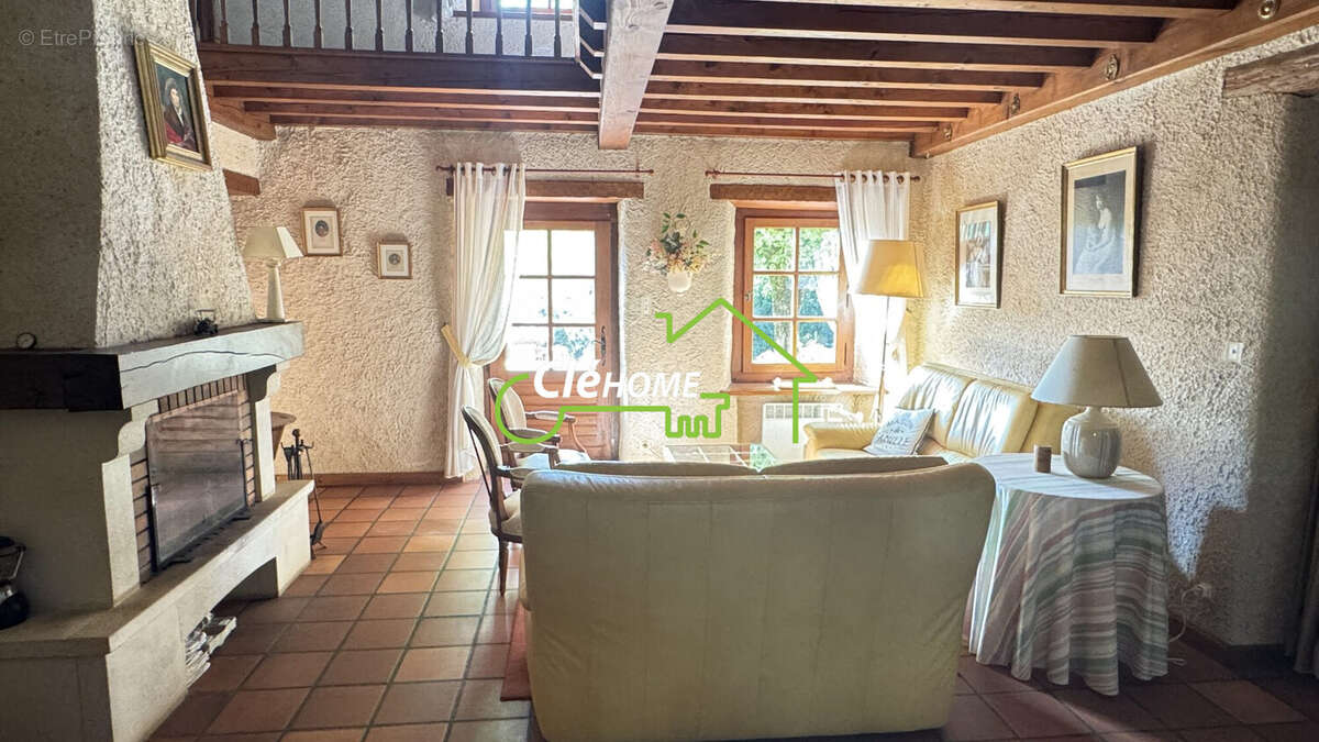 Maison à VILLECHENEVE