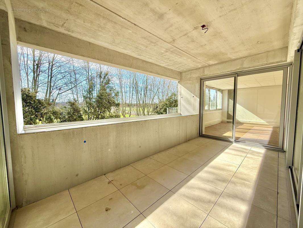 Commerce à BOUILLARGUES