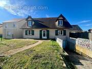 Maison à OLLAINVILLE