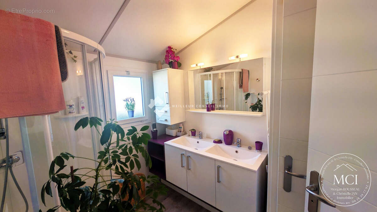 Maison 56 m² à Caurel  - photo 8