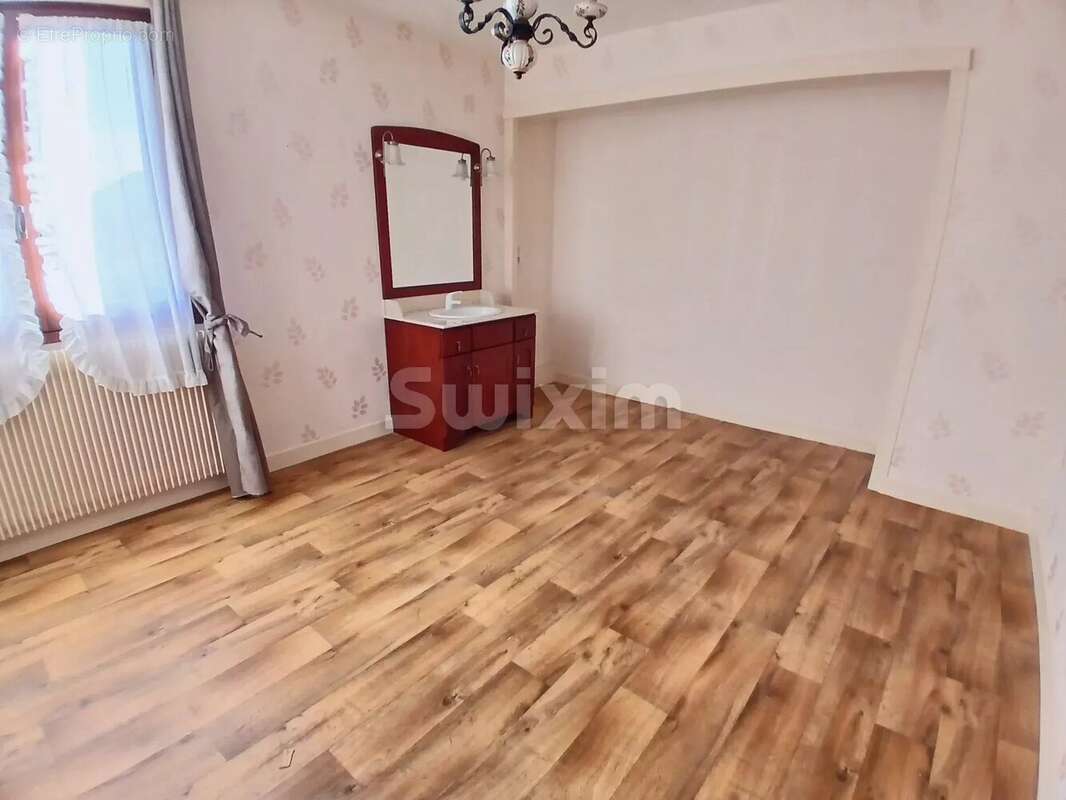 Maison à CHAMPAGNOLE