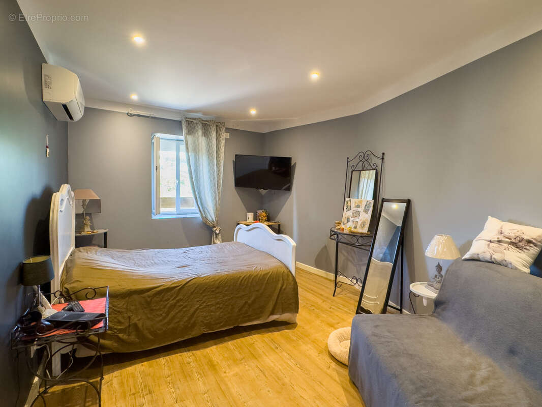 Maison à SAINT-JULIEN-EN-SAINT-ALBAN