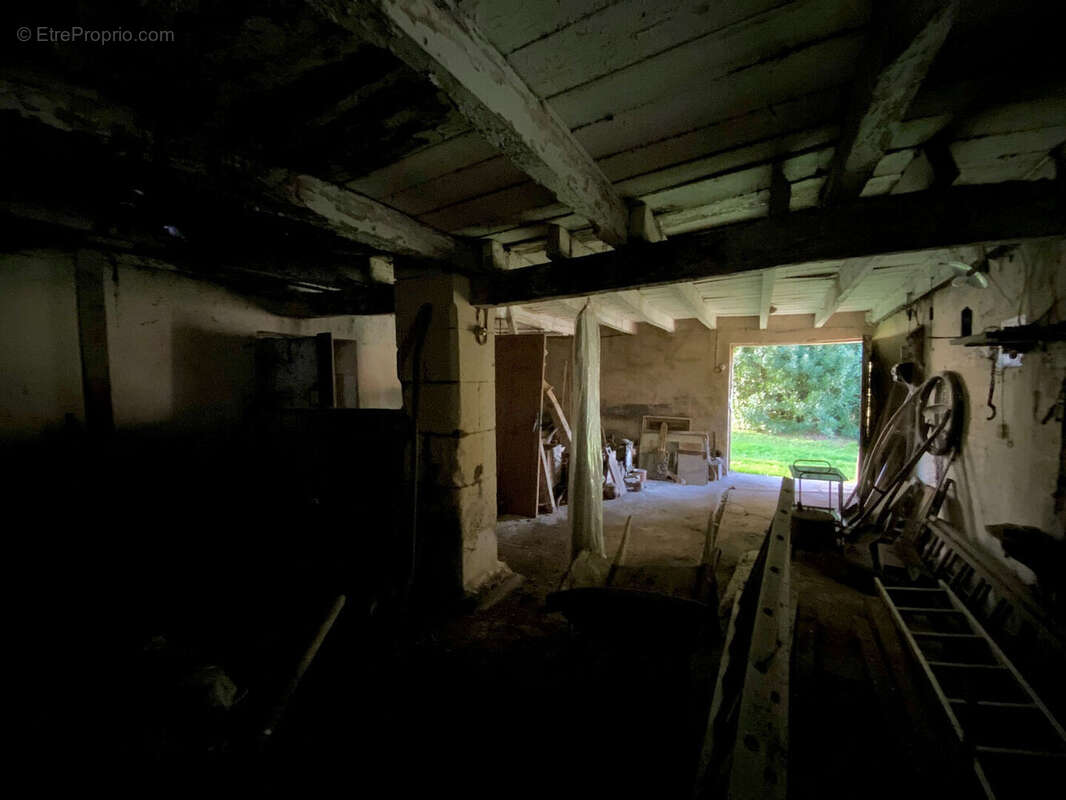 Maison à NIEUL-LE-VIROUIL