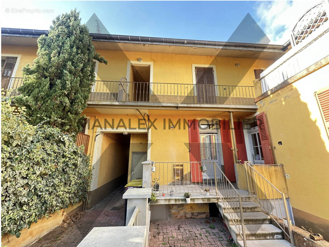 Appartement à LE COTEAU