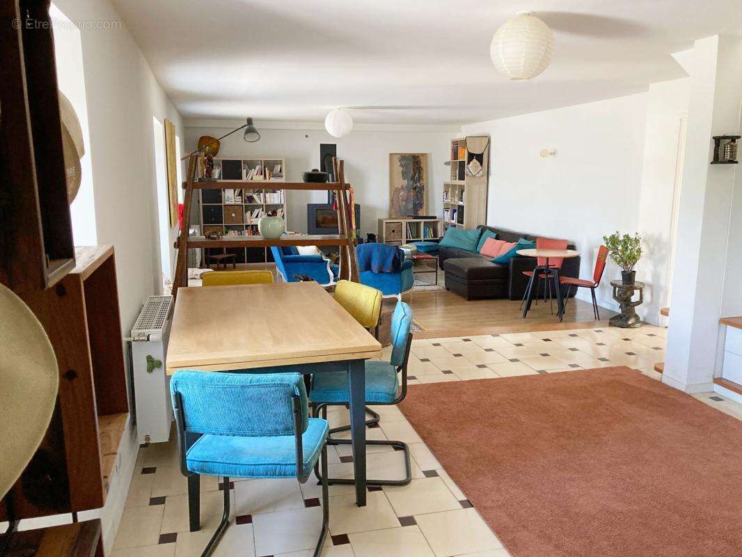 Propriété en pierre 208 m² dont 45 m² de véranda + grange 180 m² – Accessible PMR – 7000 m² – 20 min de Vannes! - photo 8