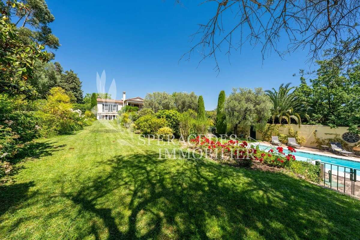 Opio - Belle propriété vue sur le golf 1,6 ha - photo 23