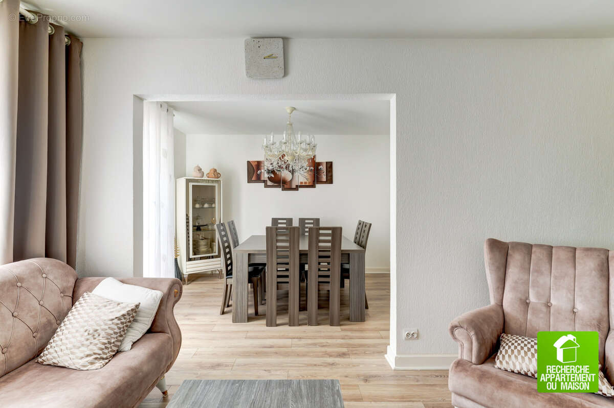 Appartement à RILLIEUX-LA-PAPE