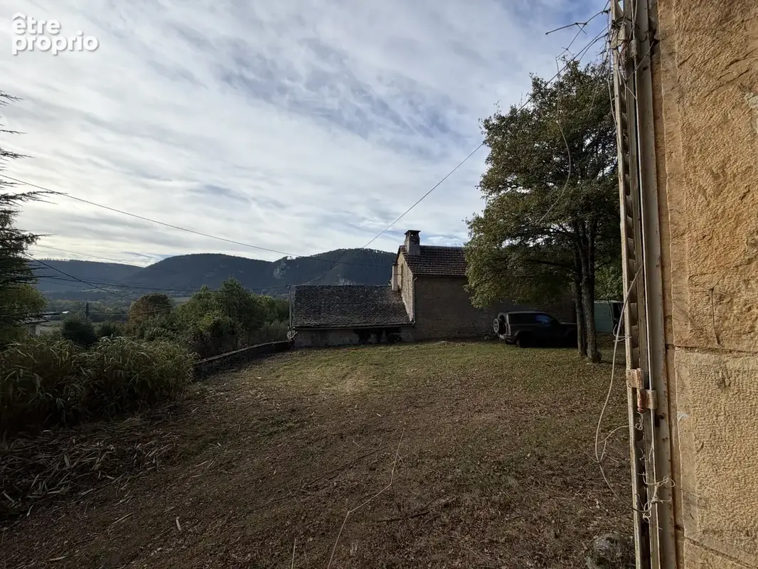 EXCLUSIVITÉ  No168   - CHANAC  -  Ancienne Ecole avec terrain - photo 26