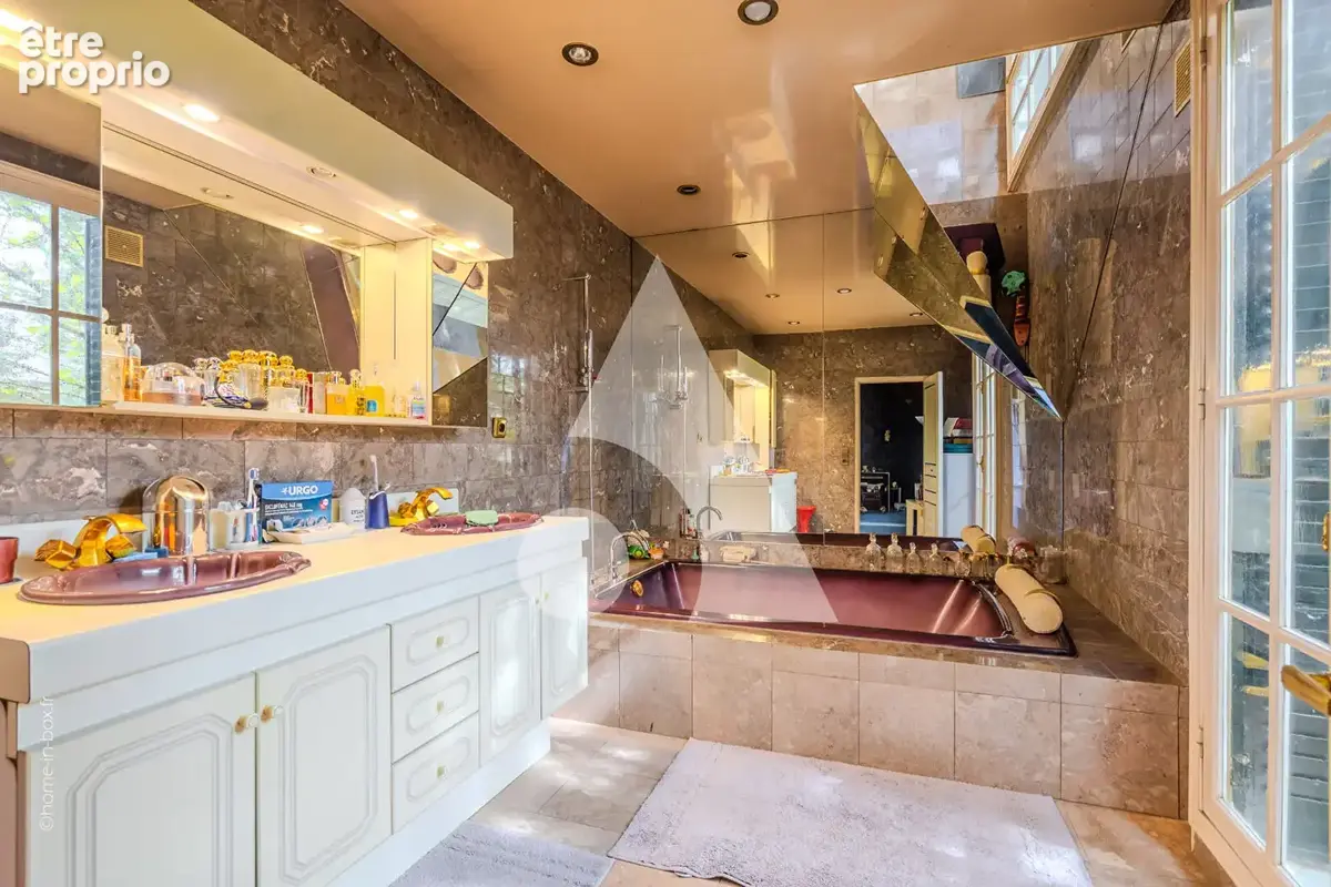 Triangle d'Or, Magnifique Maison 9 pièces de 300 m2 - photo 13