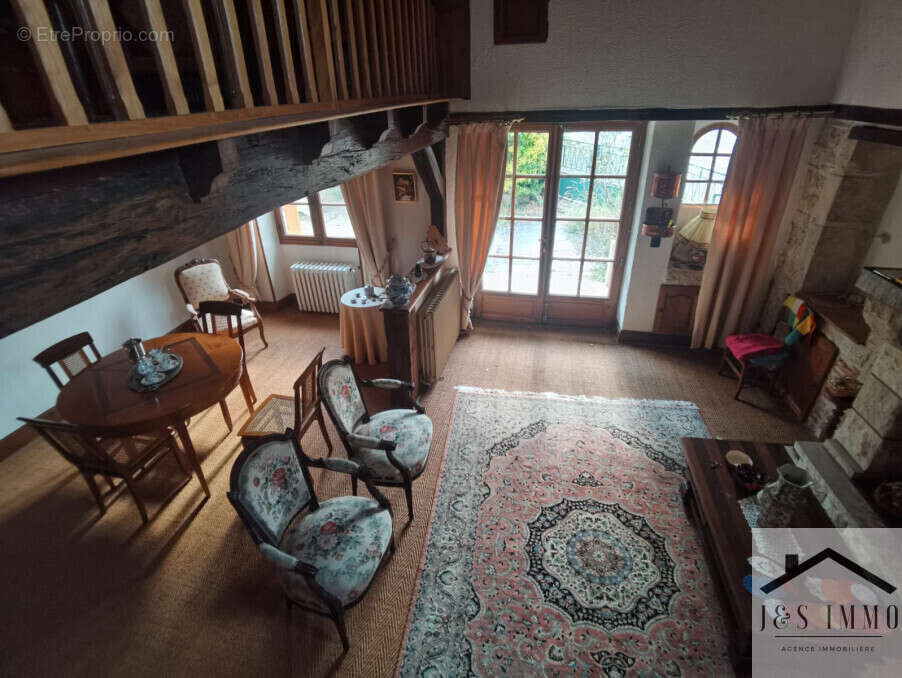 Maison à CHASSENEUIL-SUR-BONNIEURE