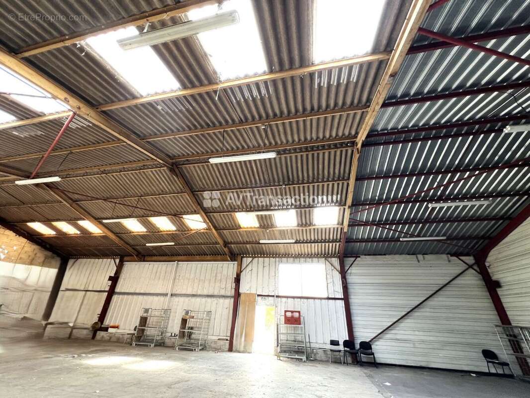 Commerce 592 m² à Vernon  - photo 10