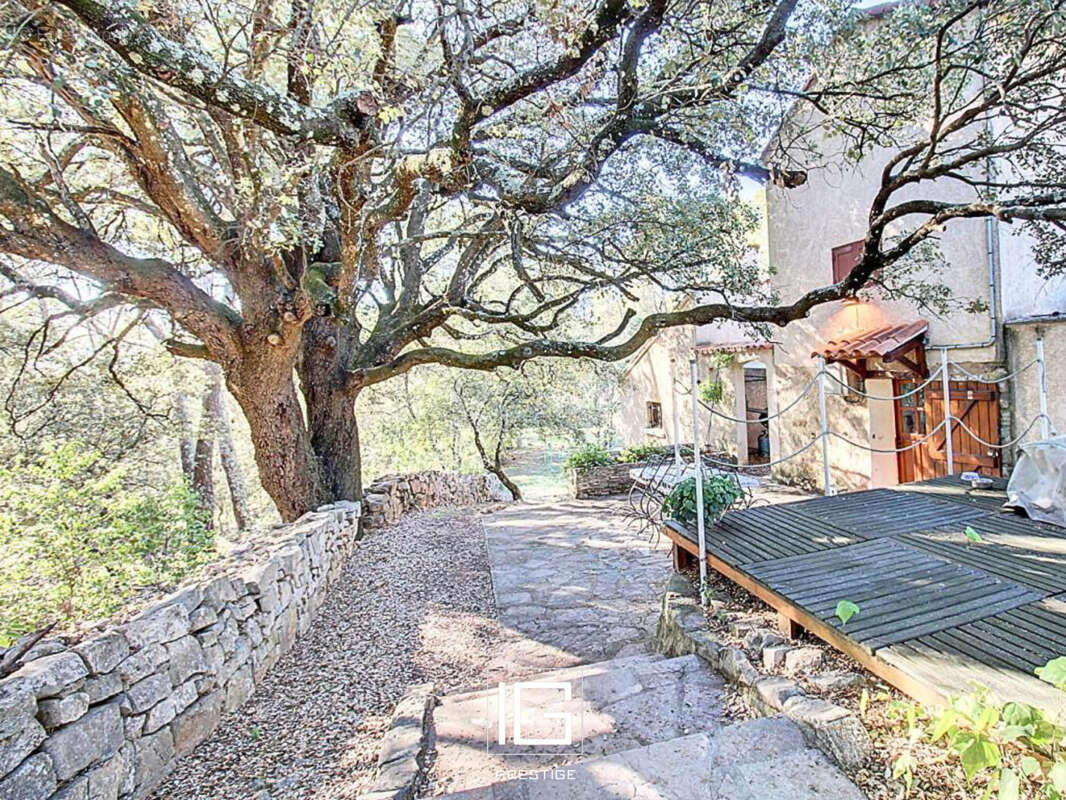 Maison à ENTRECASTEAUX