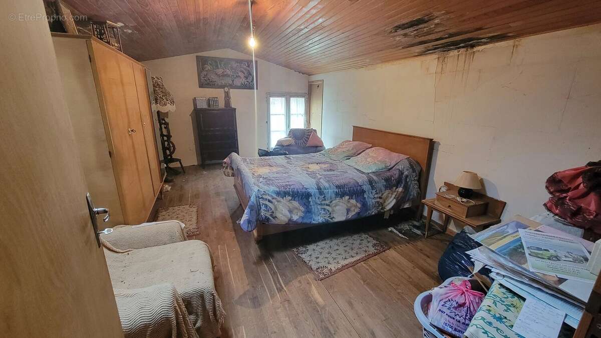 Maison de village à rénover avec dépendances - photo 6