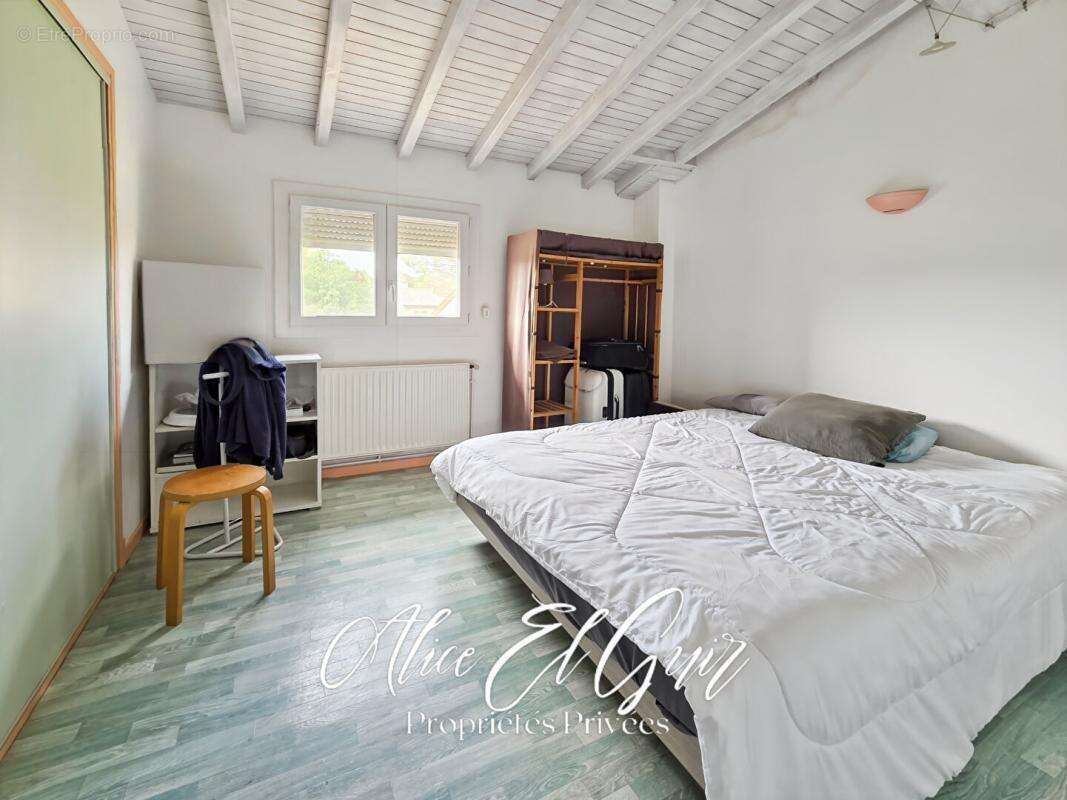 PROCHE CARCASSONNE - Maison T6 jardin garage piscine - photo 12