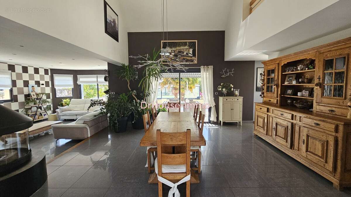 Maison à SAINT-SATURNIN