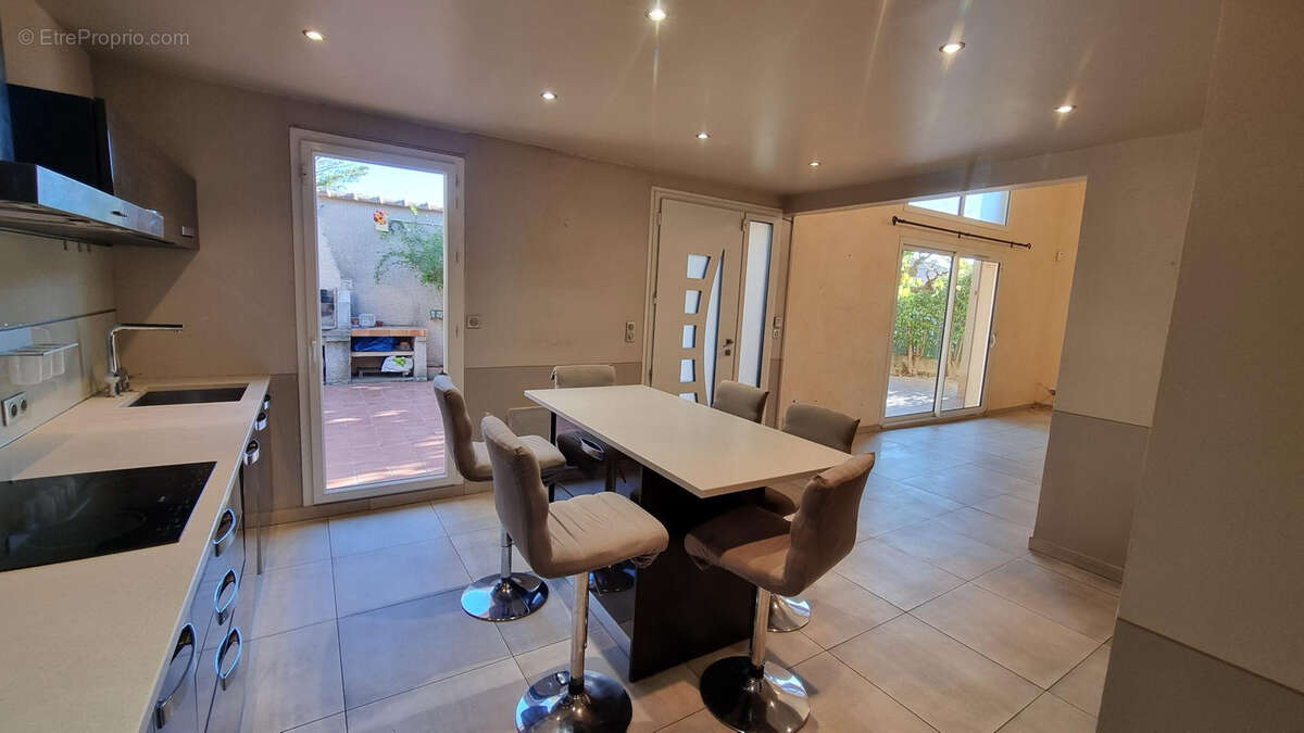 Maison à LEZIGNAN-CORBIERES