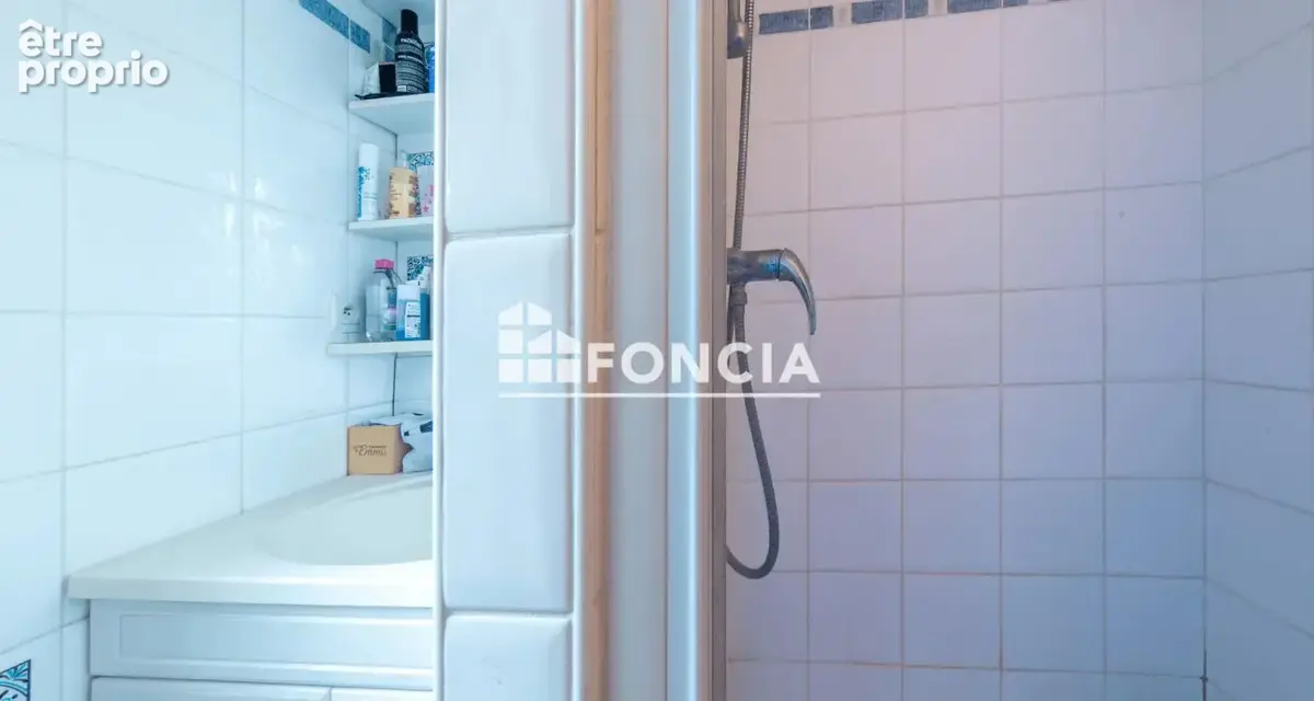 GIBAUDERIE Investissement locatif, maison de 6 chambres louées 450 euros chaque, rapport possible de 32400e annuel - photo 15