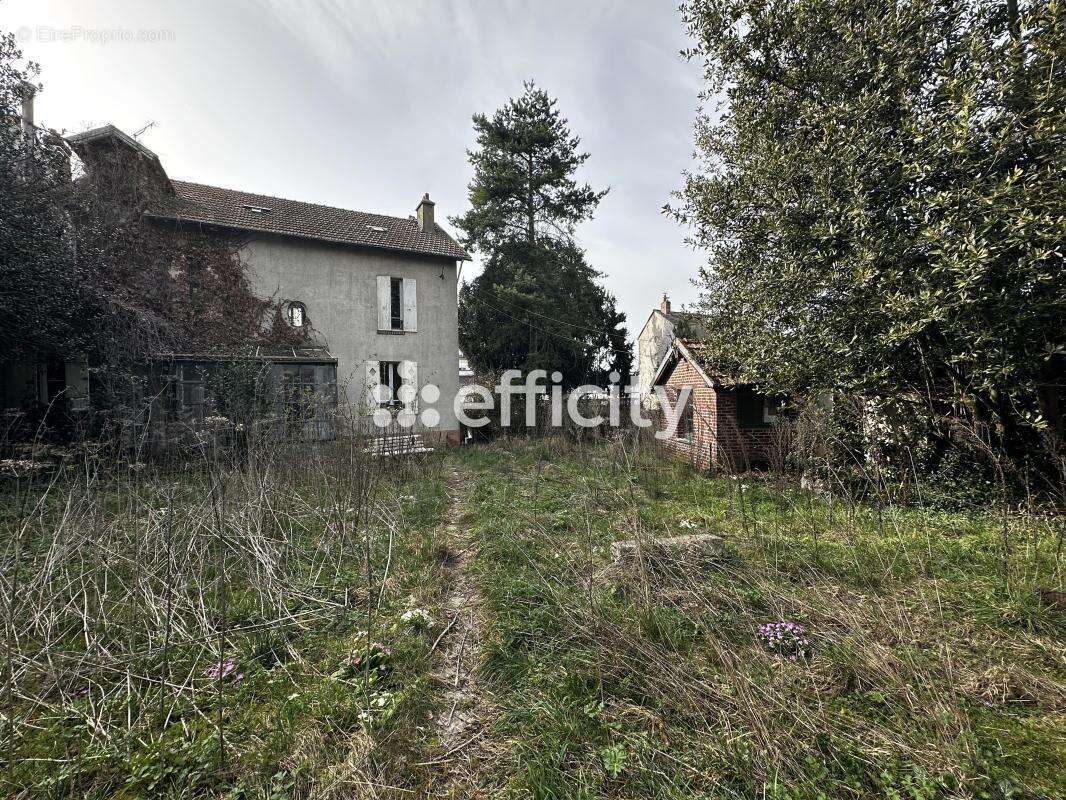 Maison à COULOMMIERS
