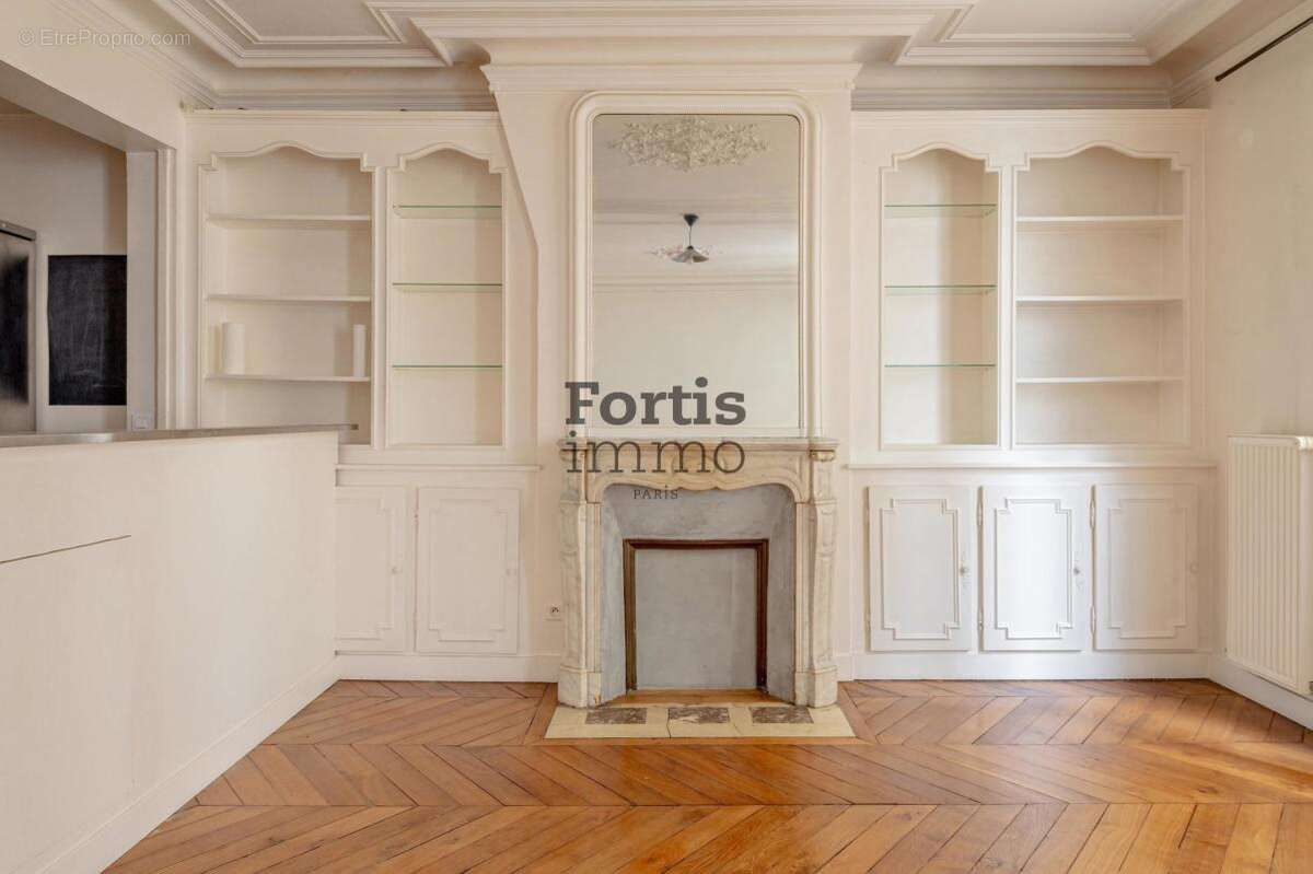 Appartement à PARIS-8E