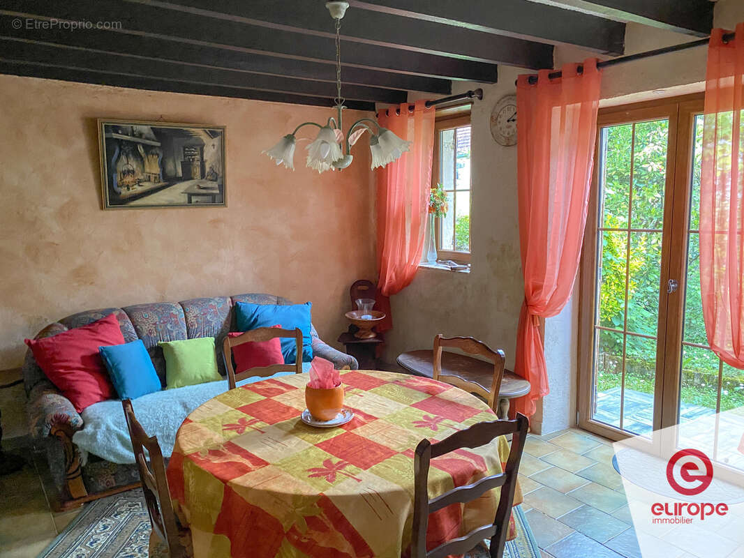 Maison à GIROLLES