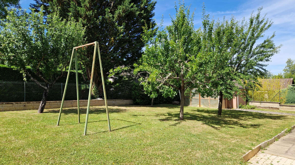 Pavillon sur sous-sol - 5 pieces - 4 chambres - photo 17