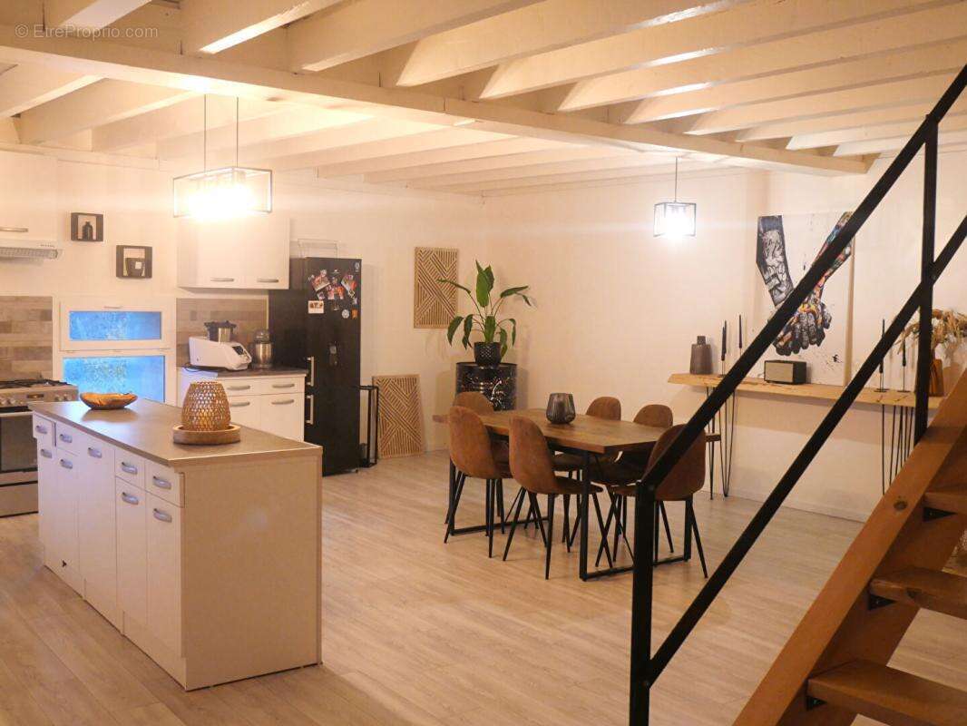 Maison à SAINT-ROMAIN-EN-JAREZ