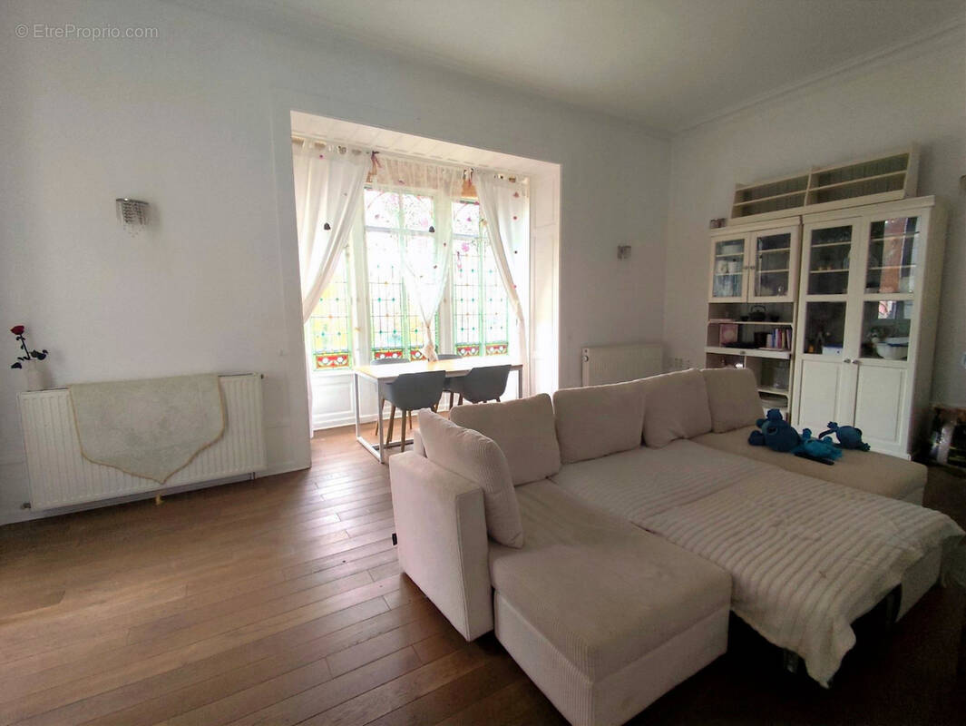 Appartement à CHAZEY-BONS