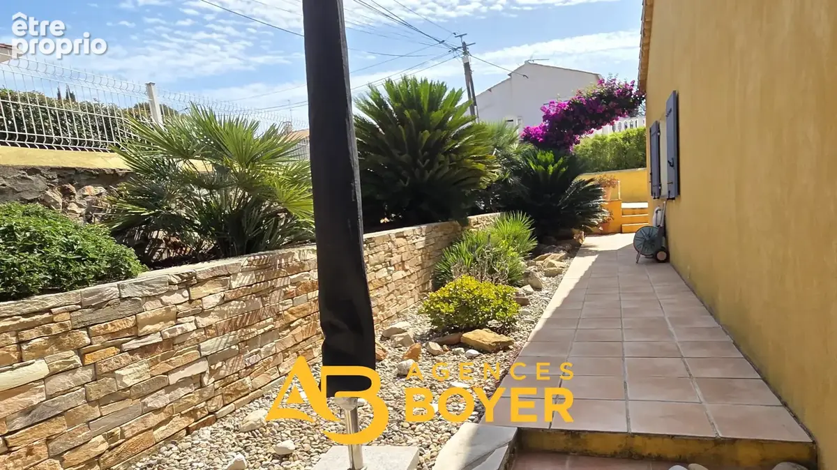 BANDOL - Comme une Maison à Deux Pas du Port : T3 Duplex avec Jardin Privatif et Stationnement - photo 6