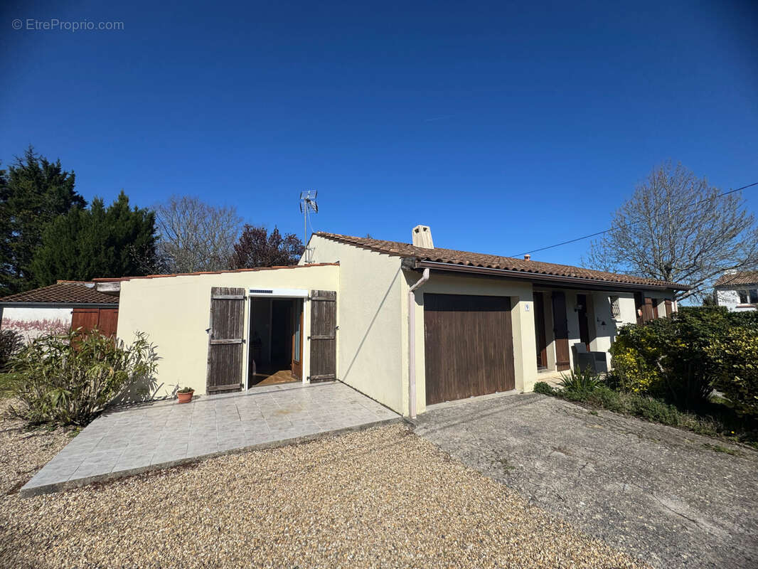 Maison à MORTAGNE-SUR-GIRONDE