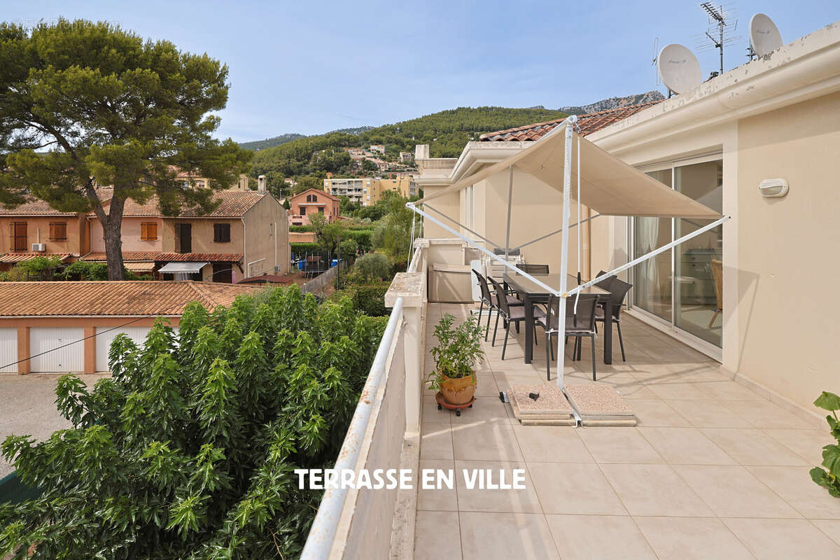 T4 dernier etage 90m2 - terrasse 38m2 - photo 2