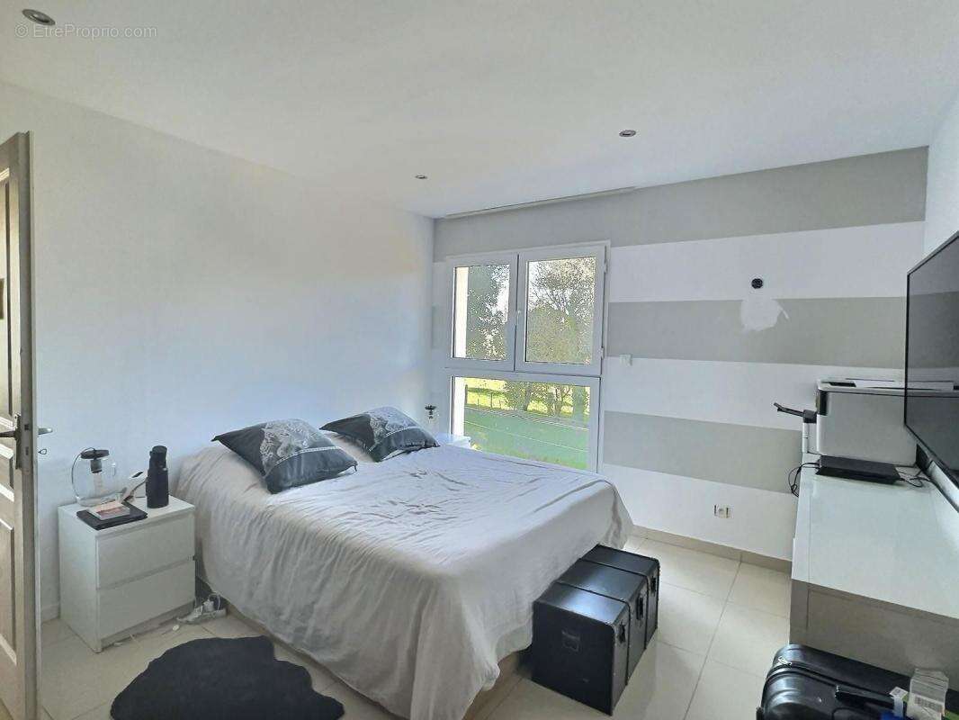 Commerce à LA VILLE-DIEU-DU-TEMPLE