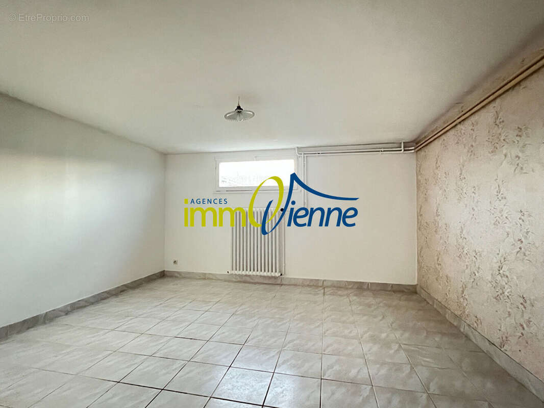 Maison à NIEUIL-L&#039;ESPOIR