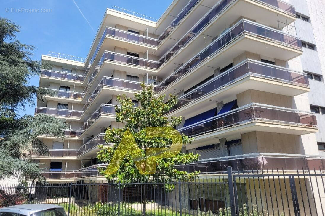 Appartement à BOURG-LA-REINE