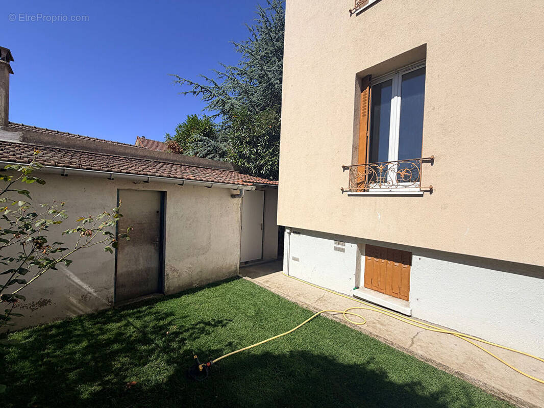 Appartement à SARTROUVILLE