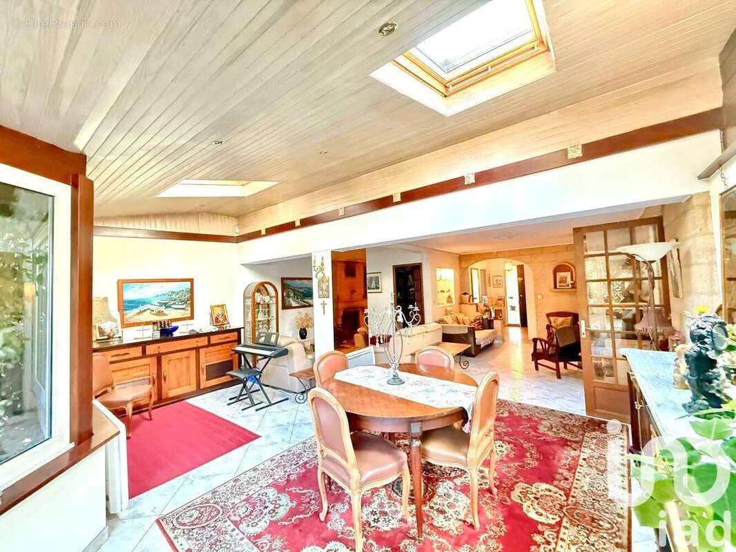 Photo 3 - Maison à SAVIGNY-LE-TEMPLE