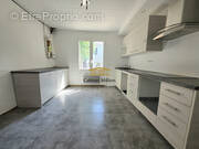 Maison à VIC-LA-GARDIOLE