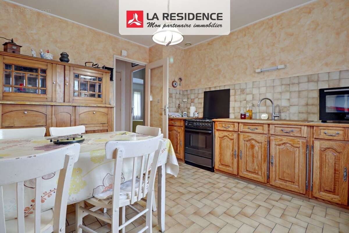 Maison à MAURECOURT