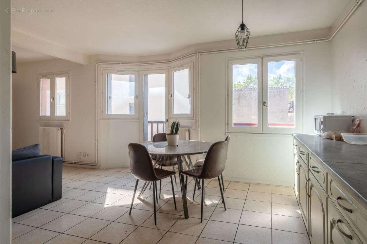 Appartement à SAINT-FONS