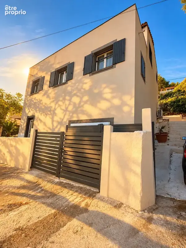 Maison 5 pièces 212 m² · à Marseille-11e · 212 m² · 520 000 €
