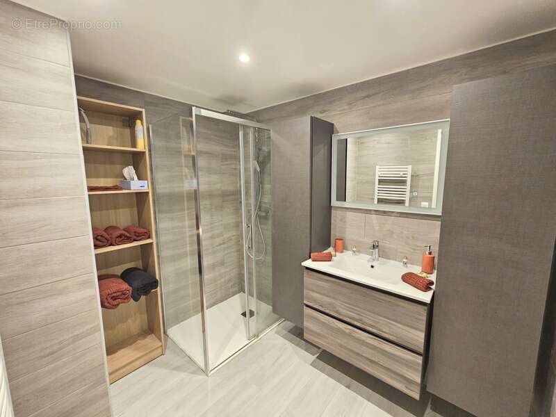 Appartement à MARSEILLE-5E