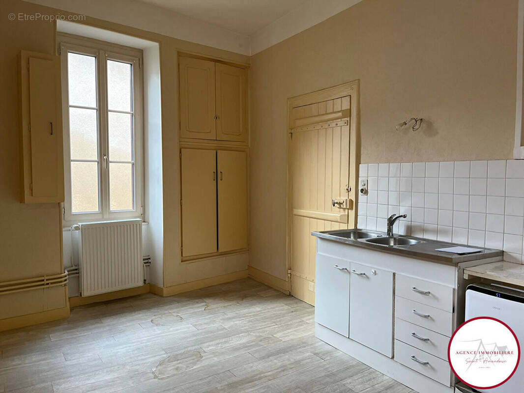 Maison à SAINT-AMAND-MONTROND